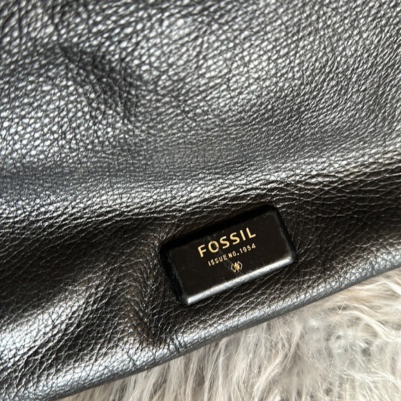 EUC Leather Fossil tote - Picture 5 of 16